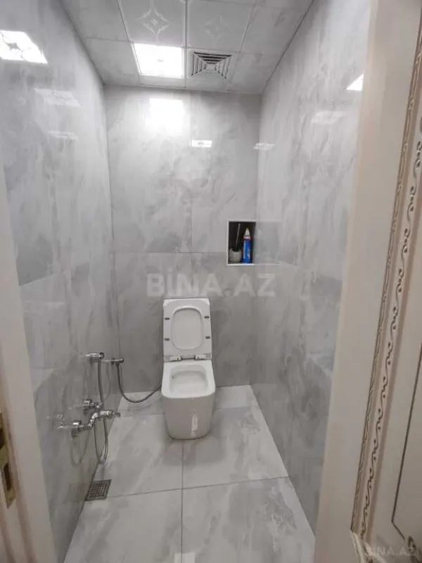 Satılır 4 otaqlı mənzil 180 m²