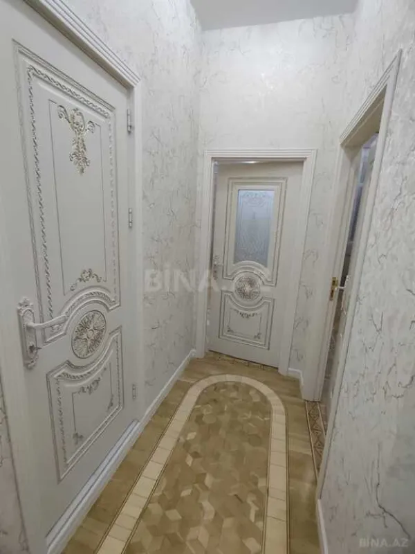Satılır 4 otaqlı mənzil 180 m²