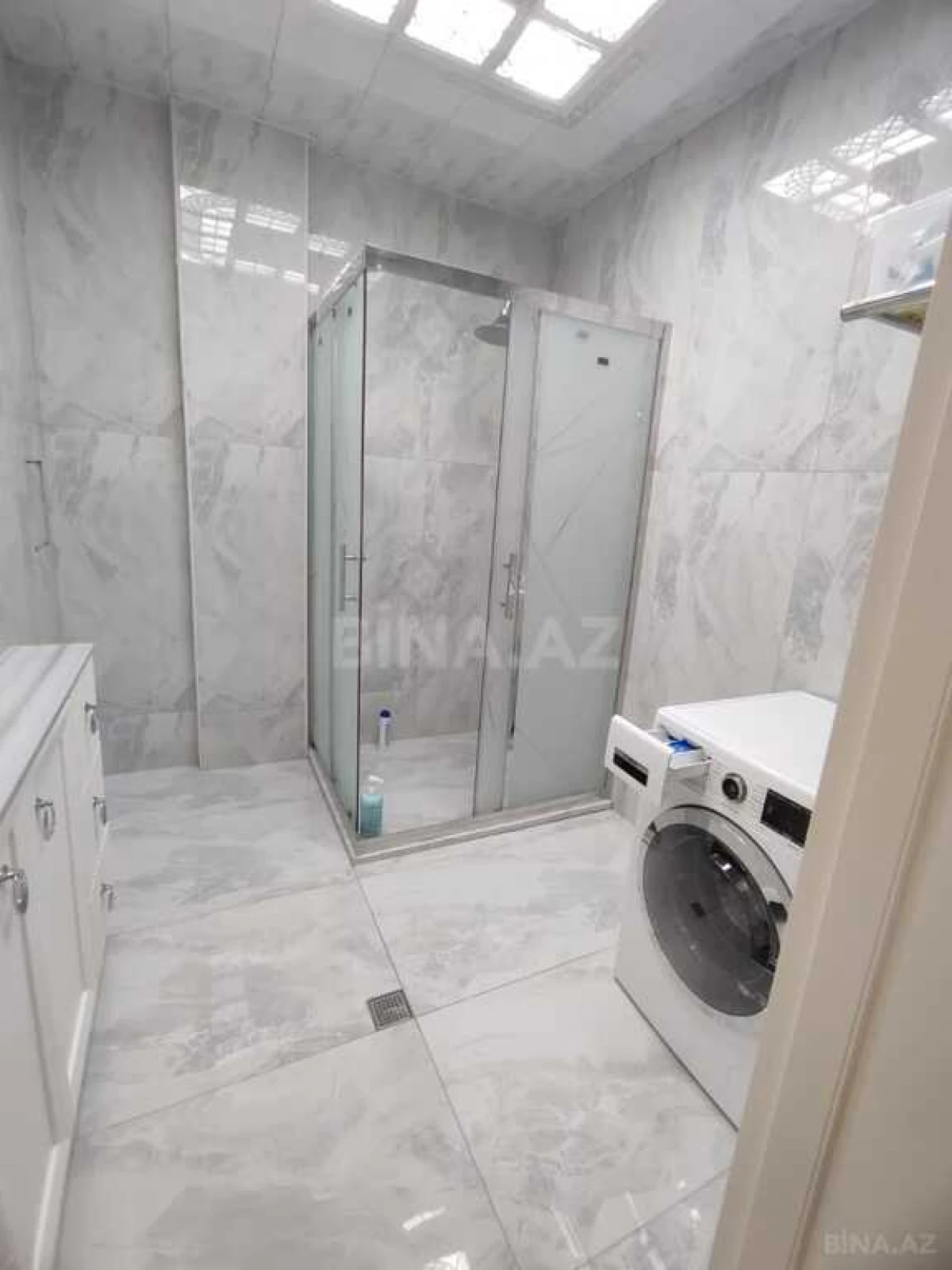Satılır 4 otaqlı mənzil 180 m²