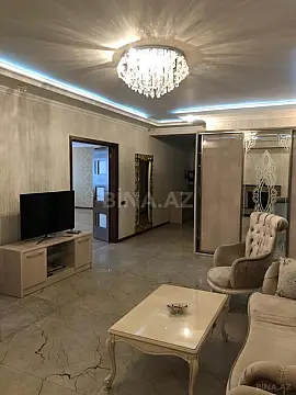 Satılır 5 otaqlı mənzil 300 m²