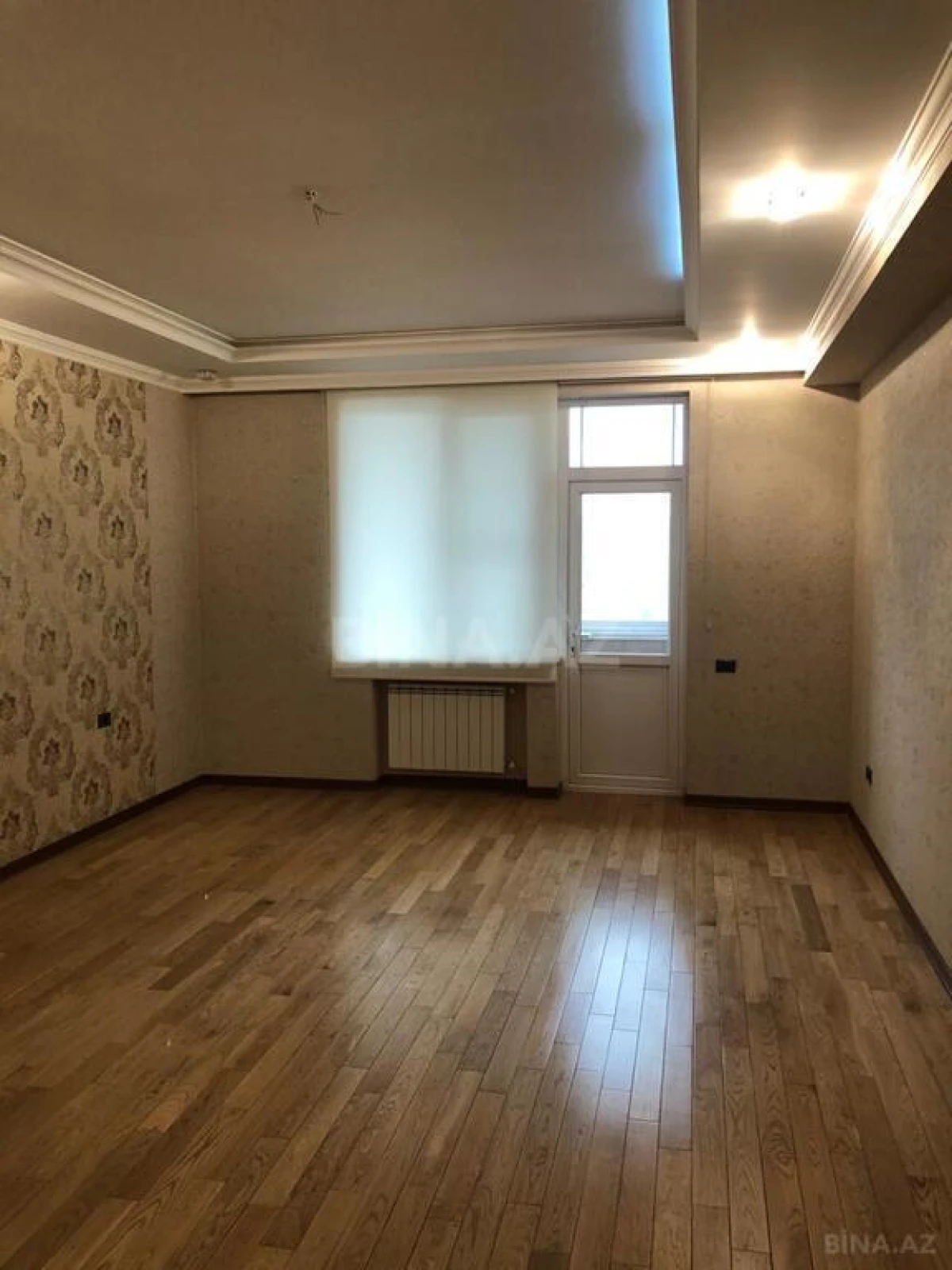 Satılır 5 otaqlı mənzil 300 m²