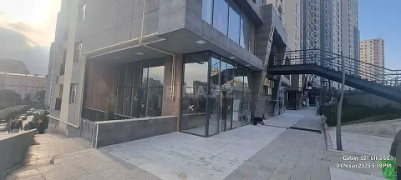 Satılır obyekt 380 m²