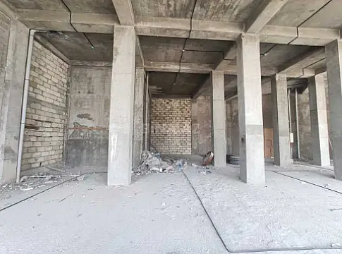 Satılır obyekt 380 m²