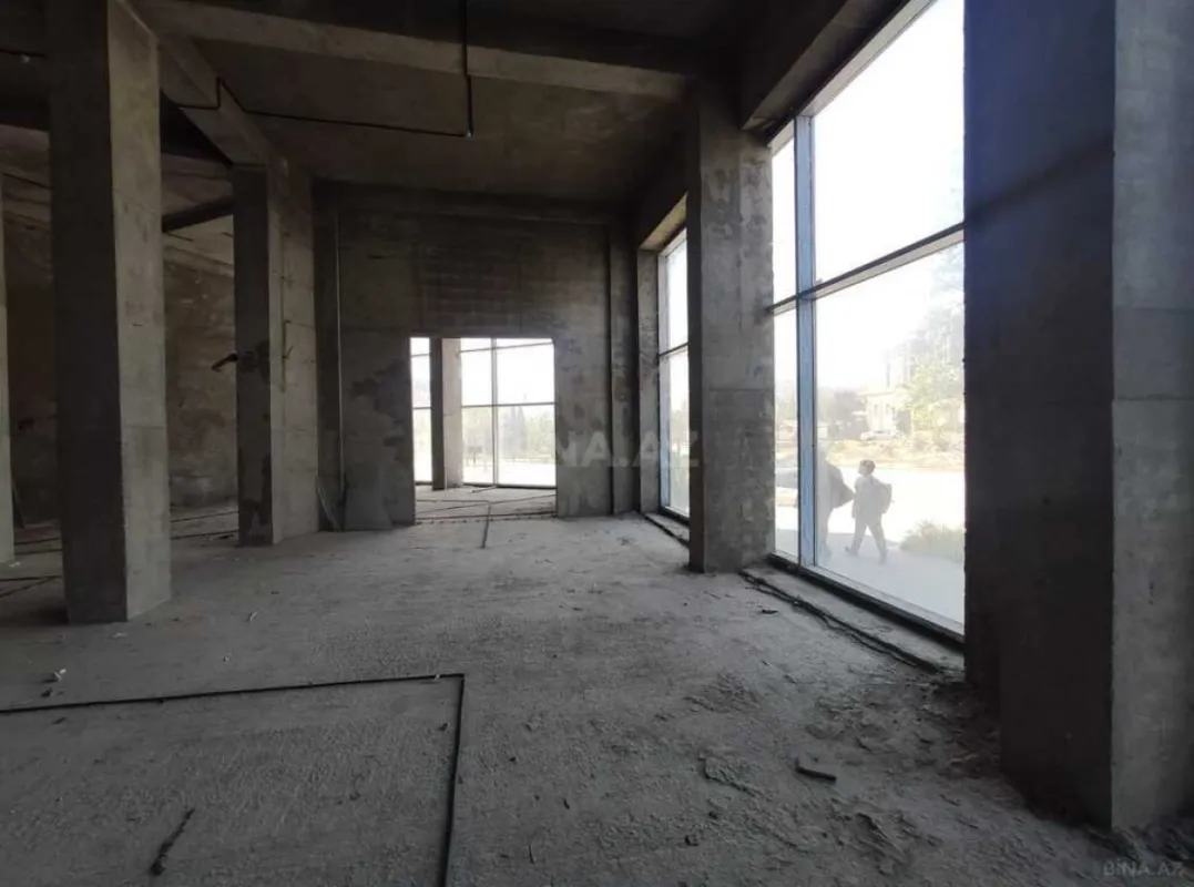 Satılır obyekt 380 m²