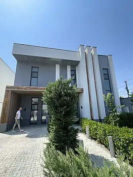 Kirayə verilir 4 otaqlı həyət evi 300 m²