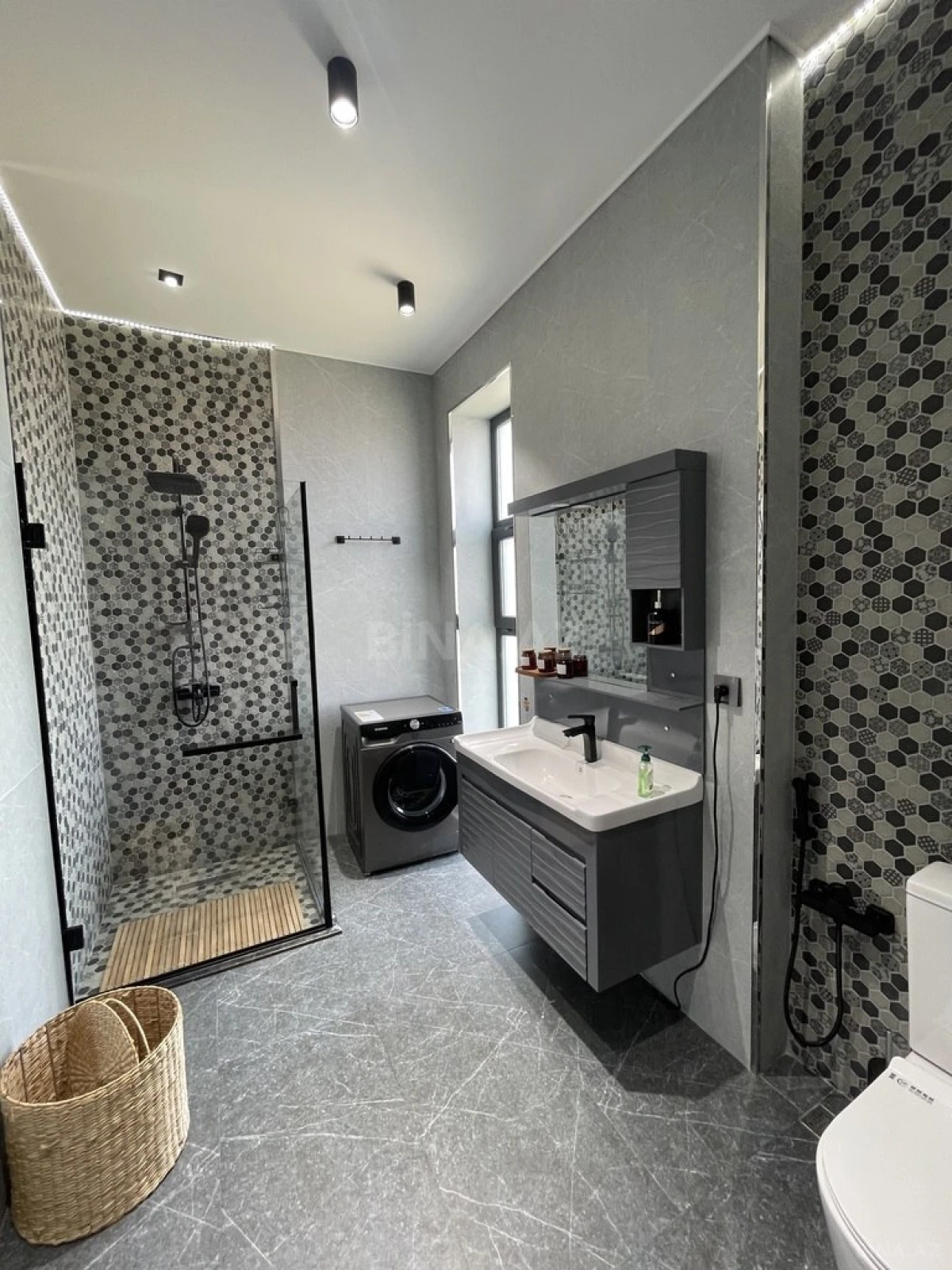 Kirayə verilir 4 otaqlı həyət evi 300 m²