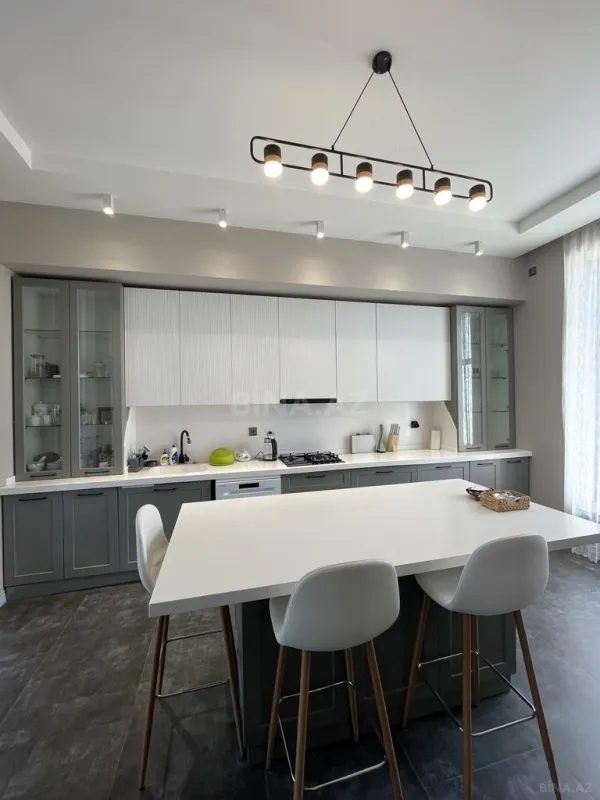 Kirayə verilir 4 otaqlı həyət evi 300 m²