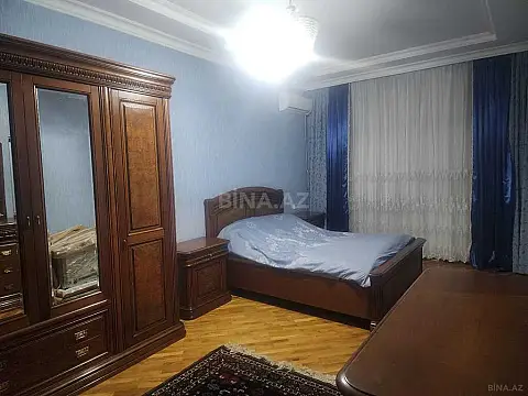 Satılır 4 otaqlı mənzil 176 m²