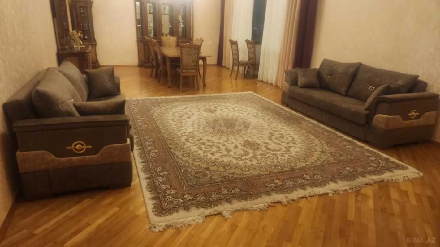 Satılır 4 otaqlı mənzil 176 m²