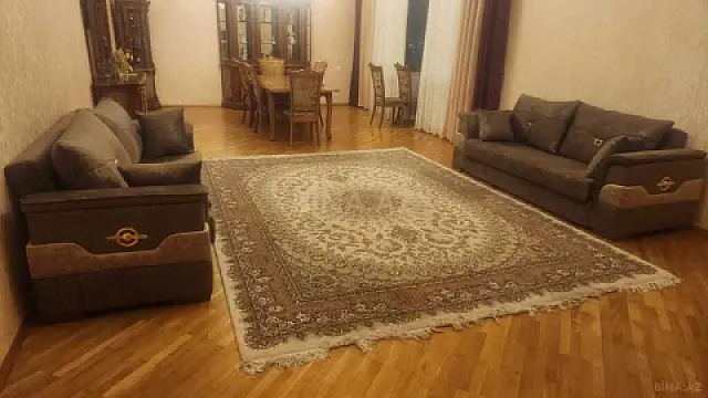 Satılır 4 otaqlı mənzil 176 m²