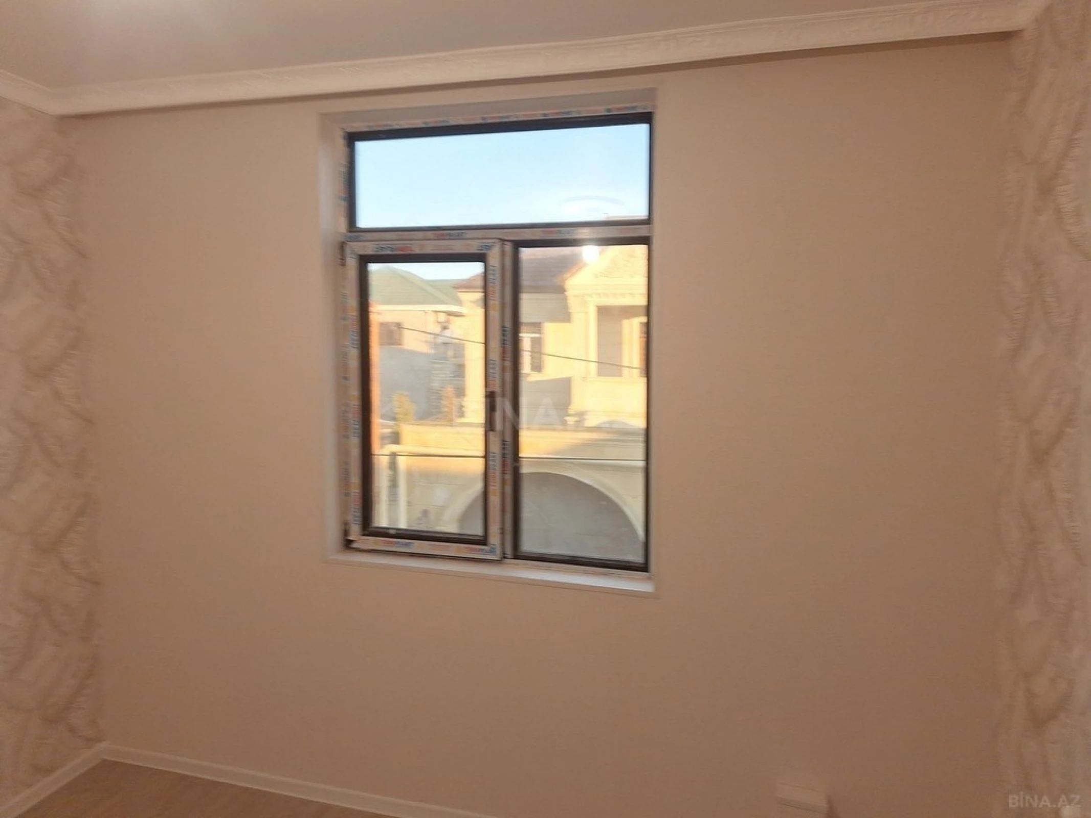 Satılır 4 otaqlı həyət evi 63 m²