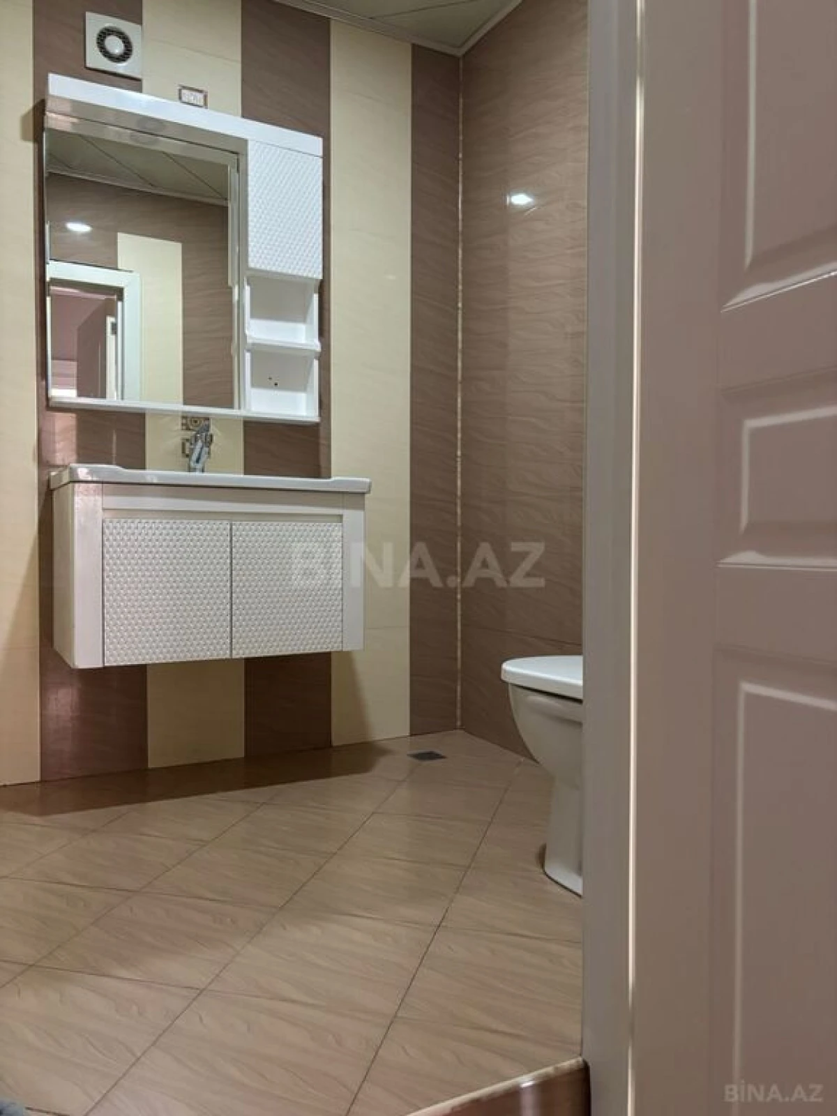 Satılır 4 otaqlı mənzil 103 m²