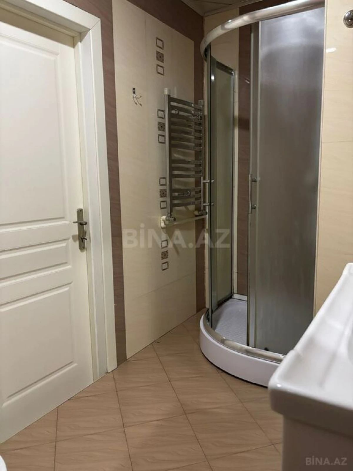 Satılır 4 otaqlı mənzil 103 m²