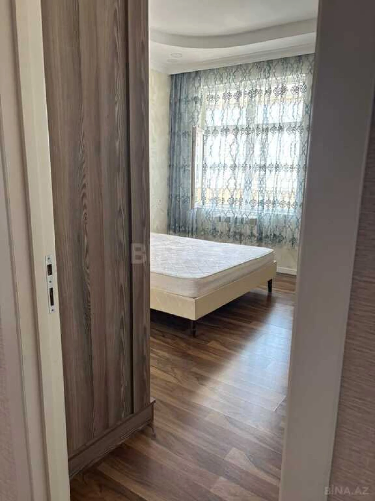 Satılır 4 otaqlı mənzil 103 m²