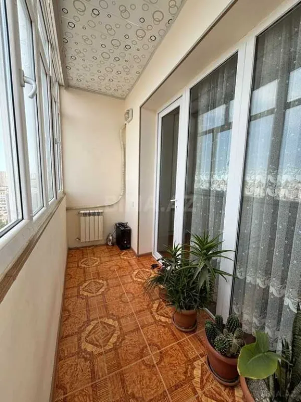 Satılır 4 otaqlı mənzil 103 m²
