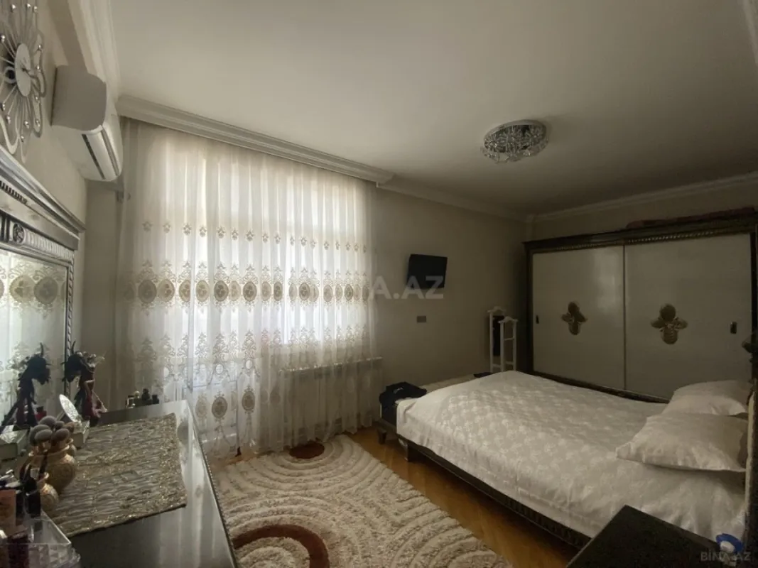 Satılır 3 otaqlı mənzil 154 m²
