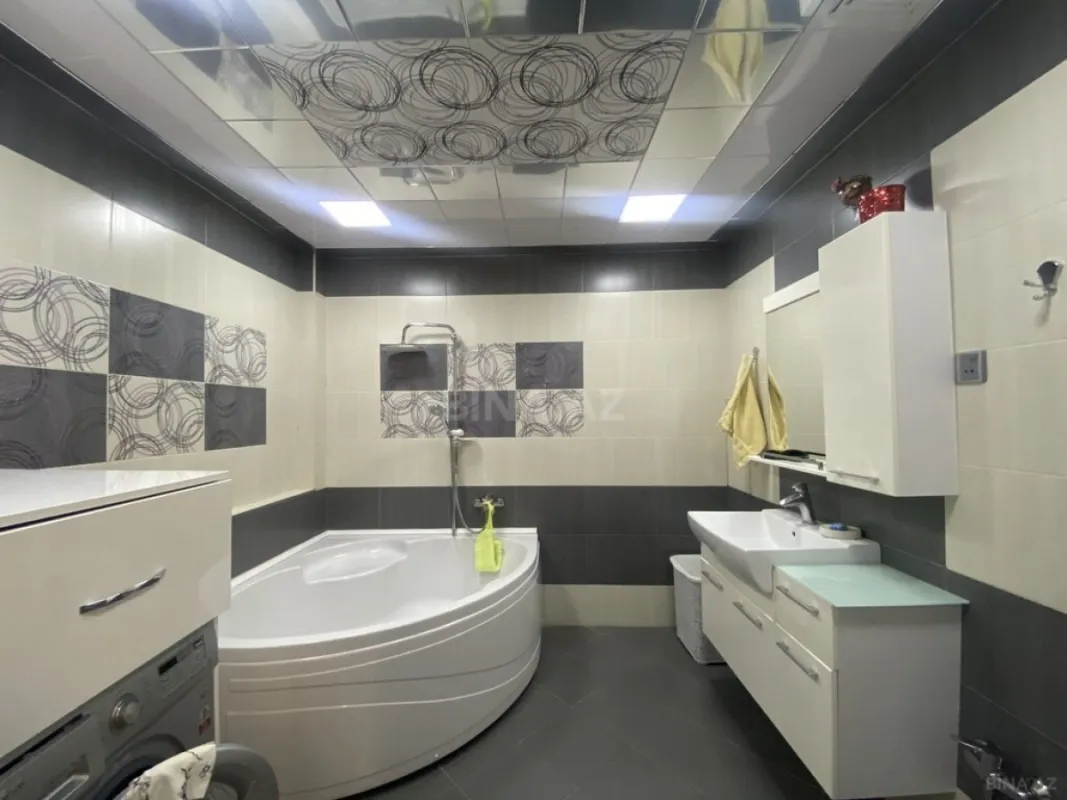 Satılır 3 otaqlı mənzil 154 m²