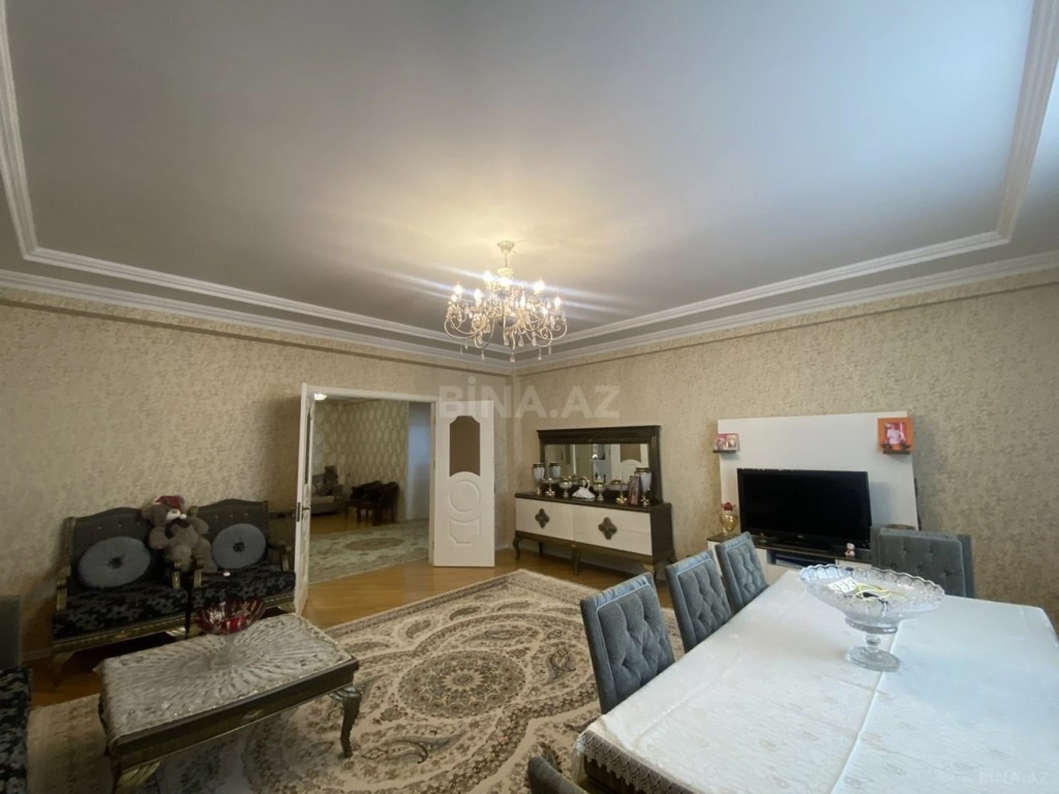 Satılır 3 otaqlı mənzil 154 m²