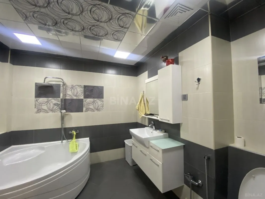 Satılır 3 otaqlı mənzil 154 m²