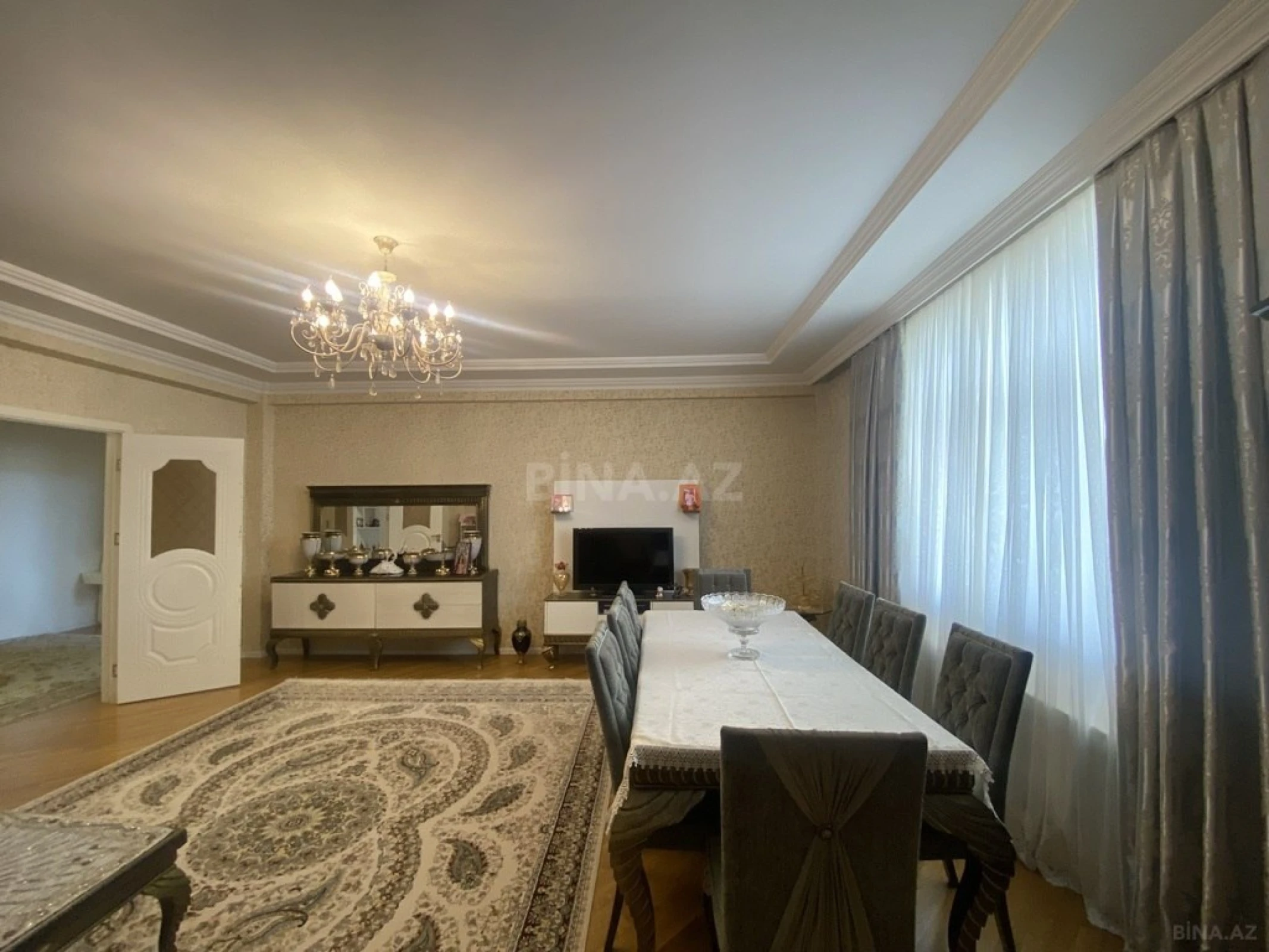 Satılır 3 otaqlı mənzil 154 m²