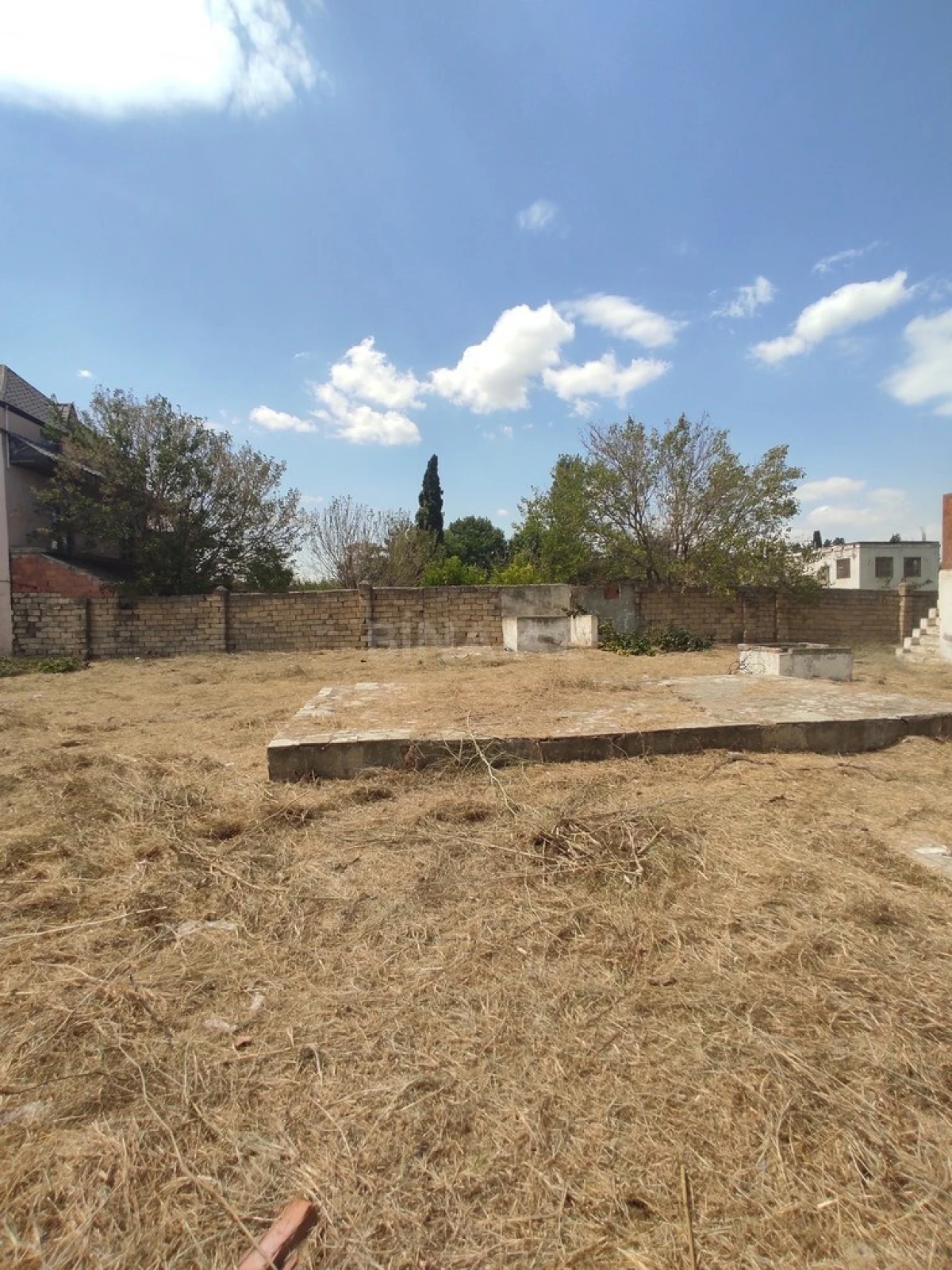 Satılır torpaq sahəsi 2 m²