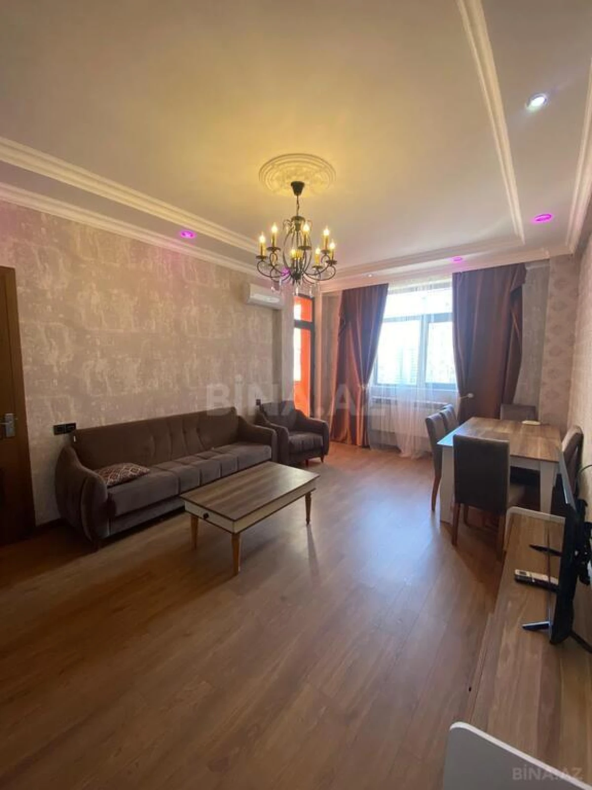 Kirayə verilir 2 otaqlı mənzil 75 m²