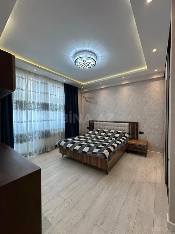 Satılır 3 otaqlı mənzil 125 m²