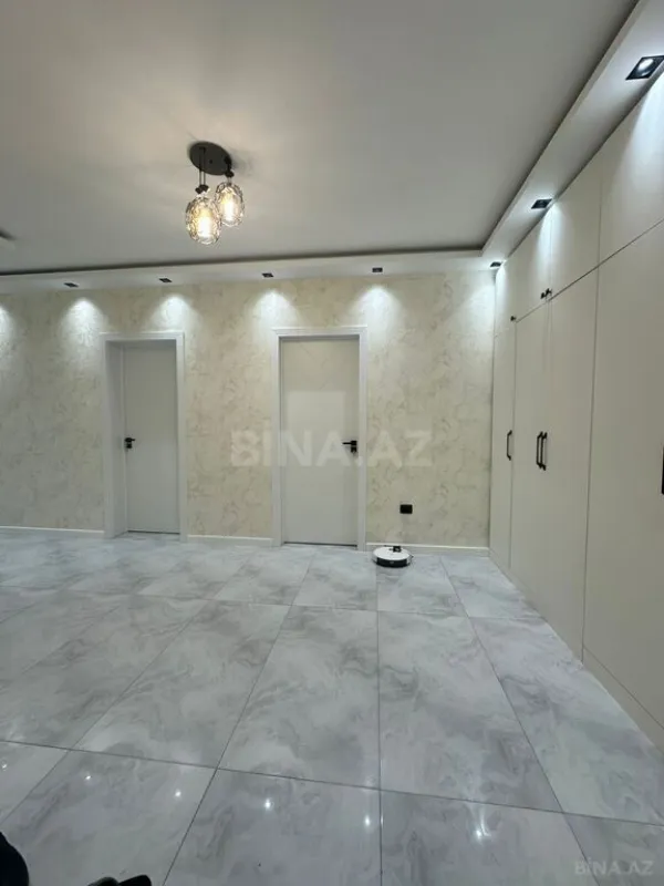 Satılır 3 otaqlı mənzil 125 m²