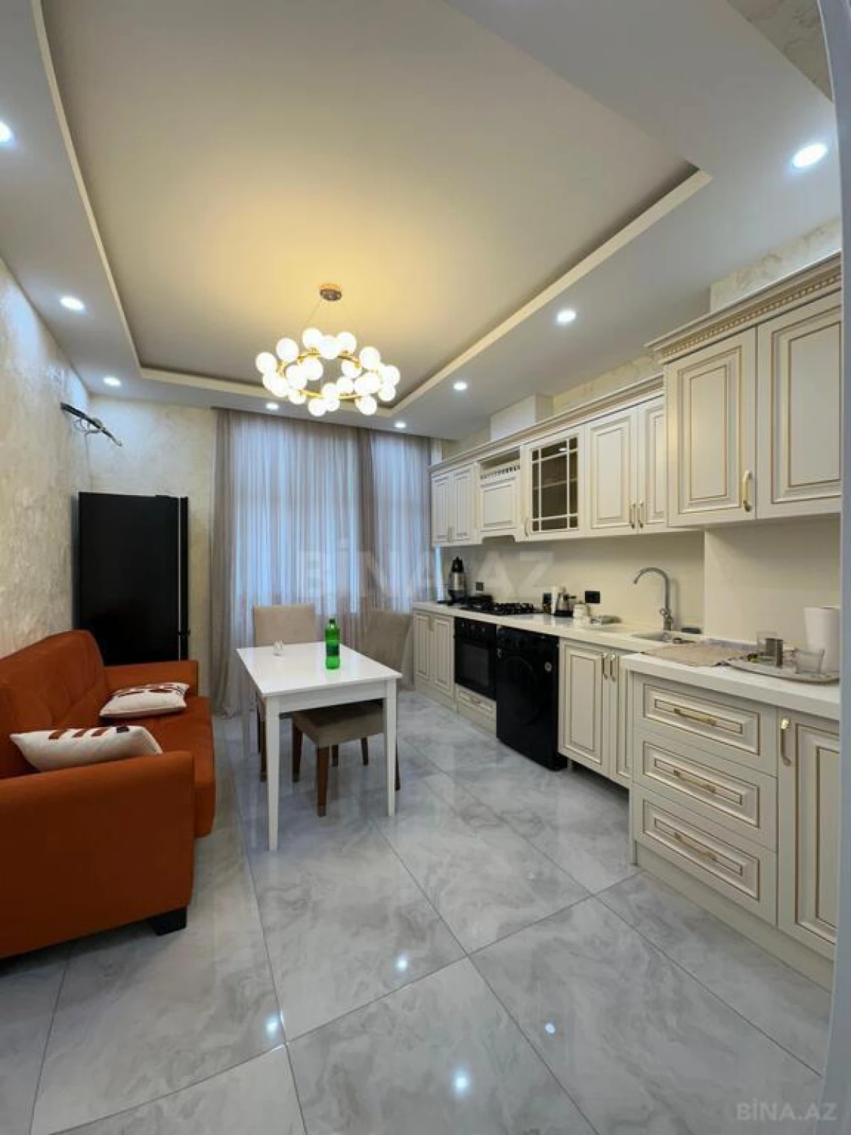 Satılır 3 otaqlı mənzil 125 m²