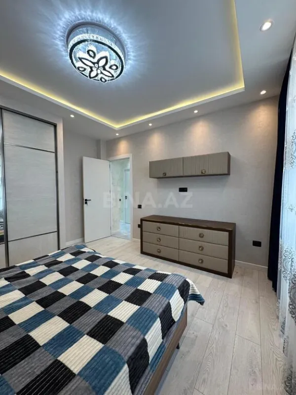 Satılır 3 otaqlı mənzil 125 m²