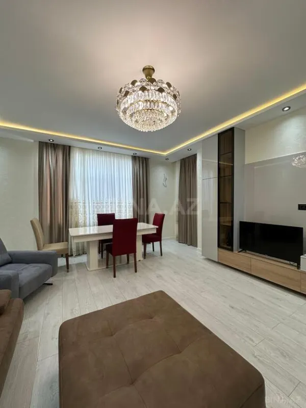 Satılır 3 otaqlı mənzil 125 m²