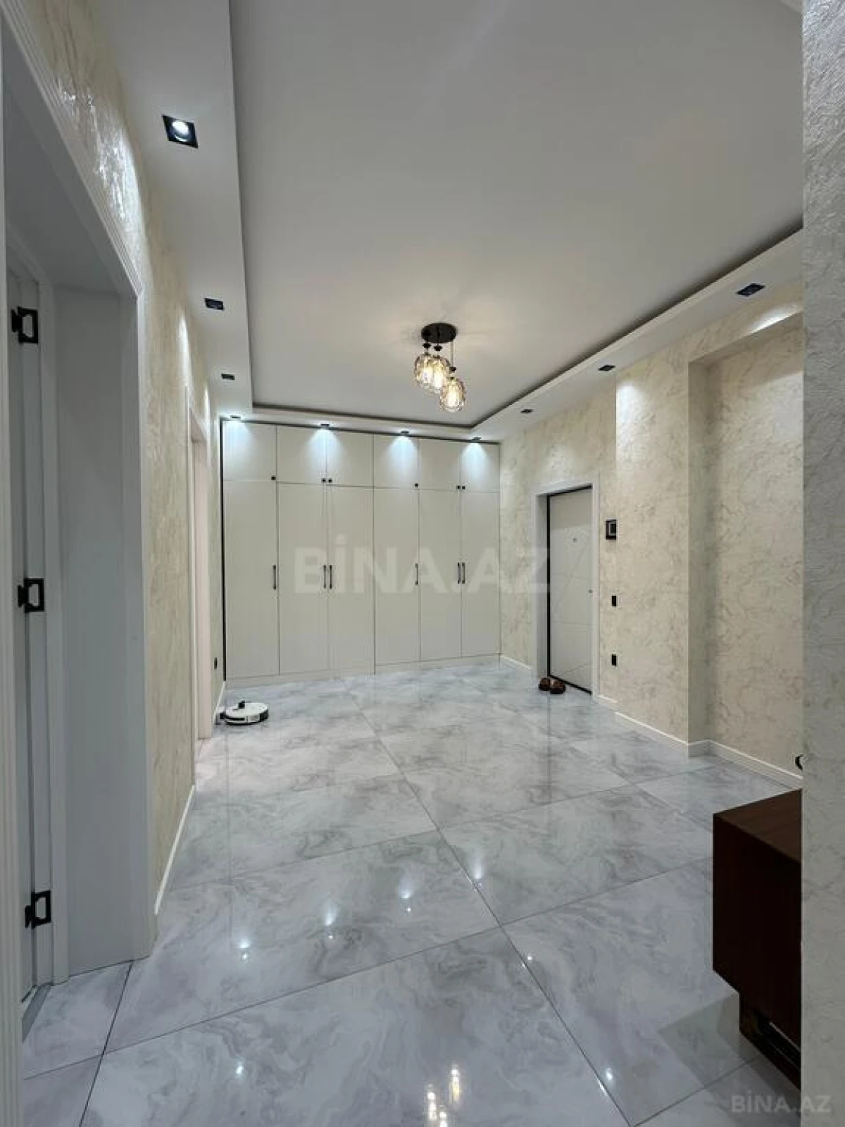 Satılır 3 otaqlı mənzil 125 m²