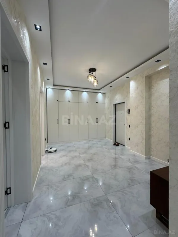 Satılır 3 otaqlı mənzil 125 m²