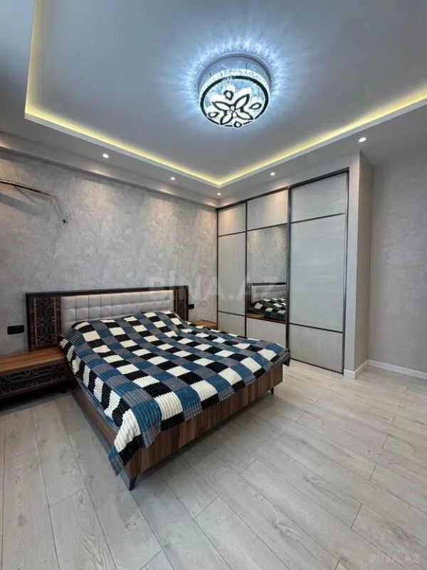 Satılır 3 otaqlı mənzil 125 m²