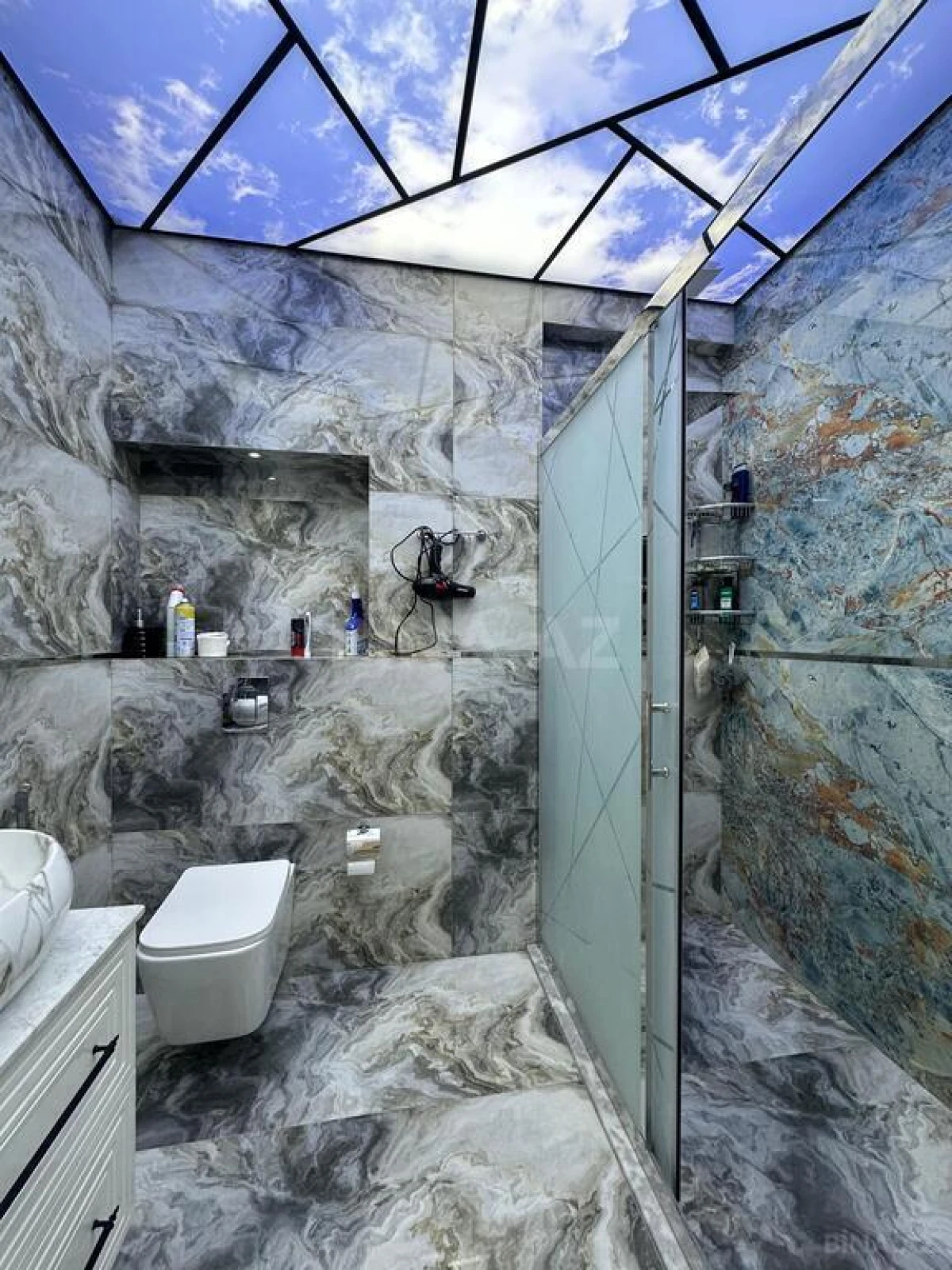 Satılır 3 otaqlı mənzil 125 m²