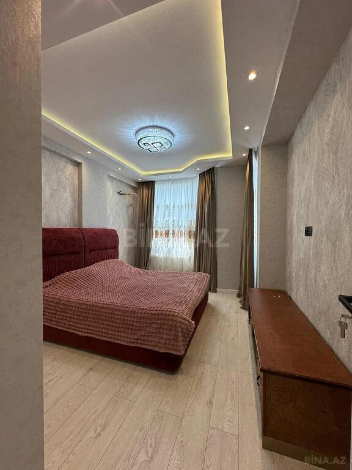 Satılır 3 otaqlı mənzil 125 m²