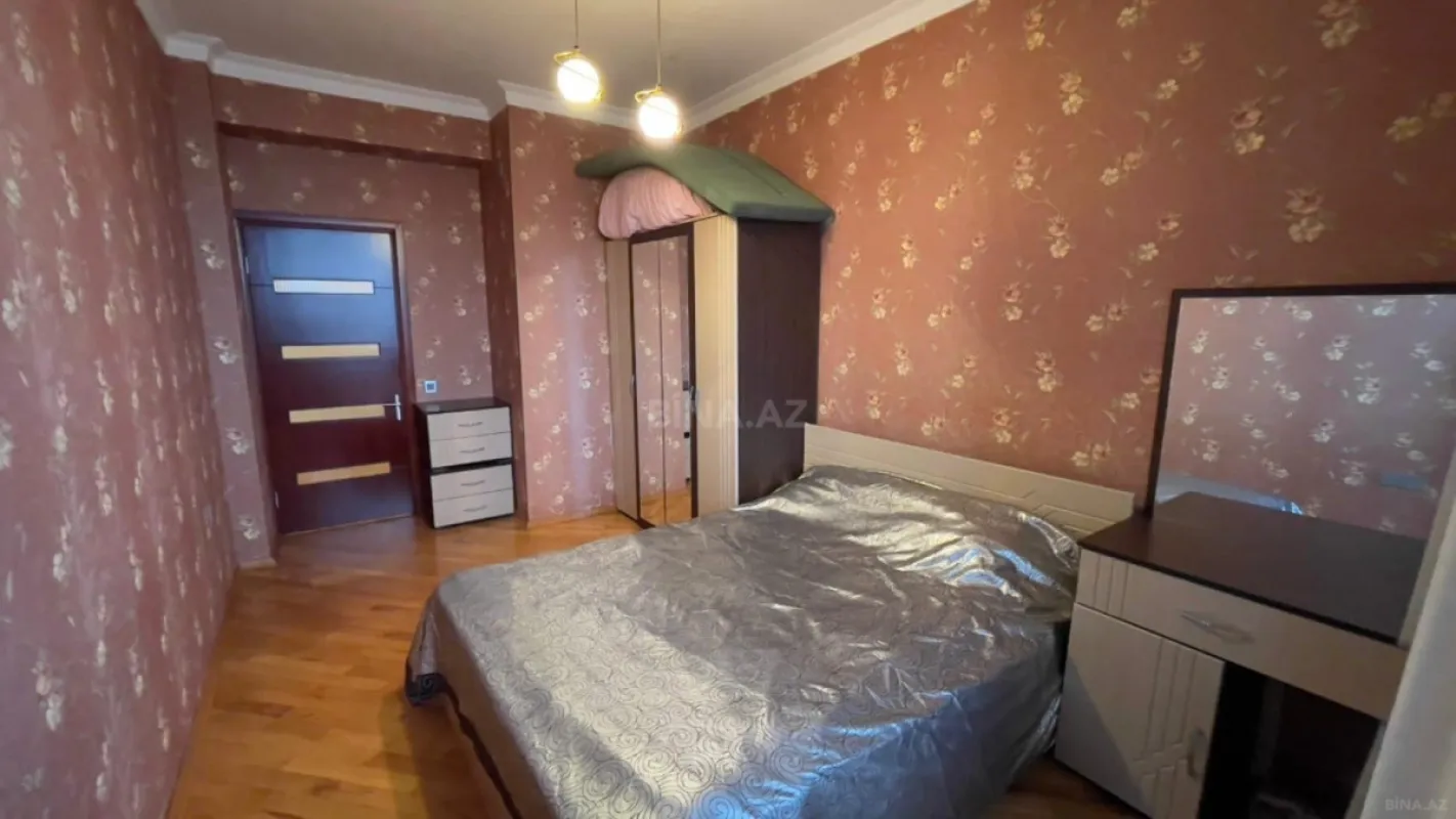 Satılır 3 otaqlı mənzil 105 m²