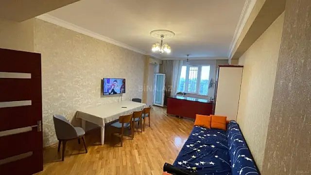 Satılır 3 otaqlı mənzil 105 m²