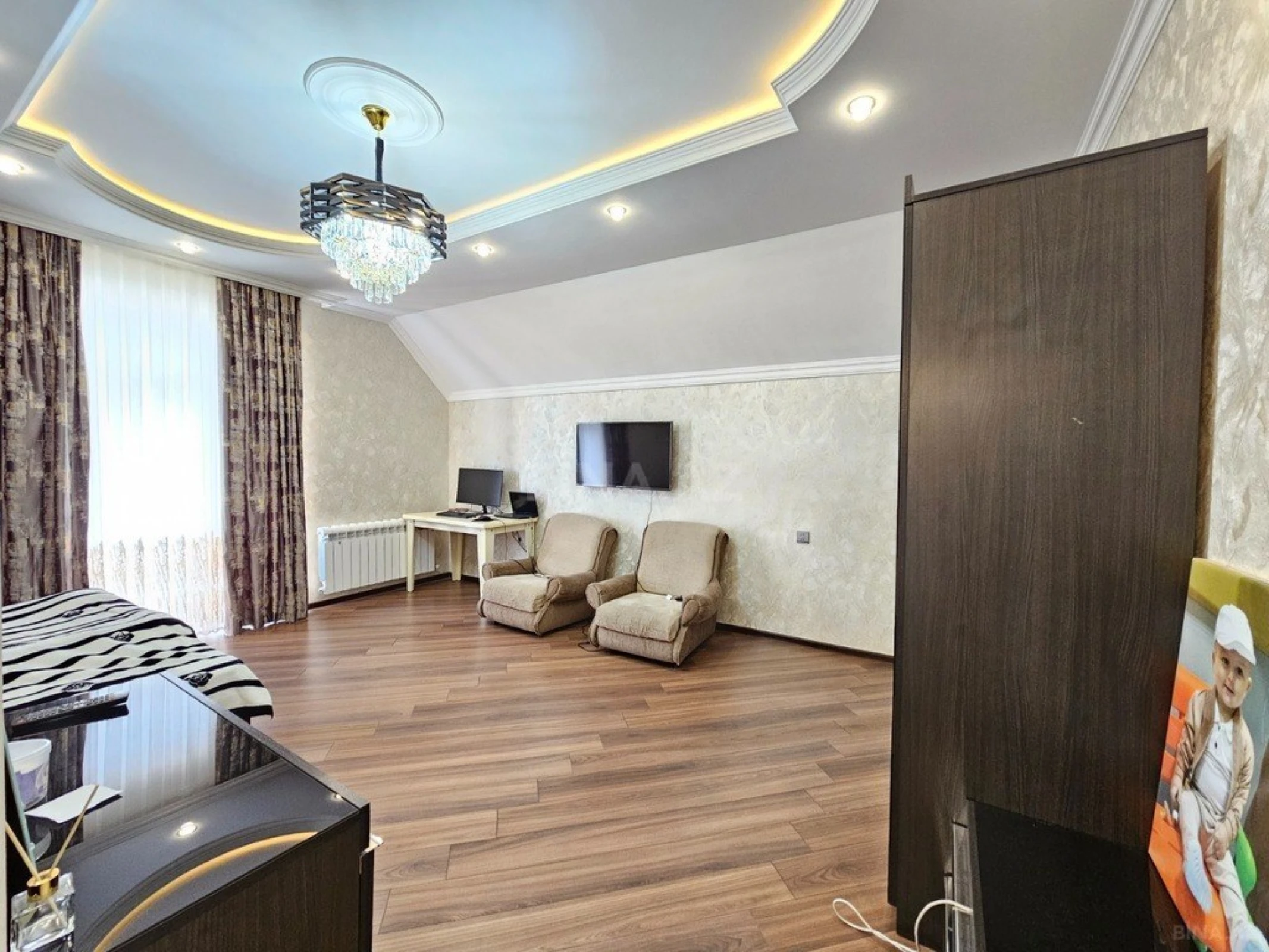 Satılır 4 otaqlı həyət evi 270 m²