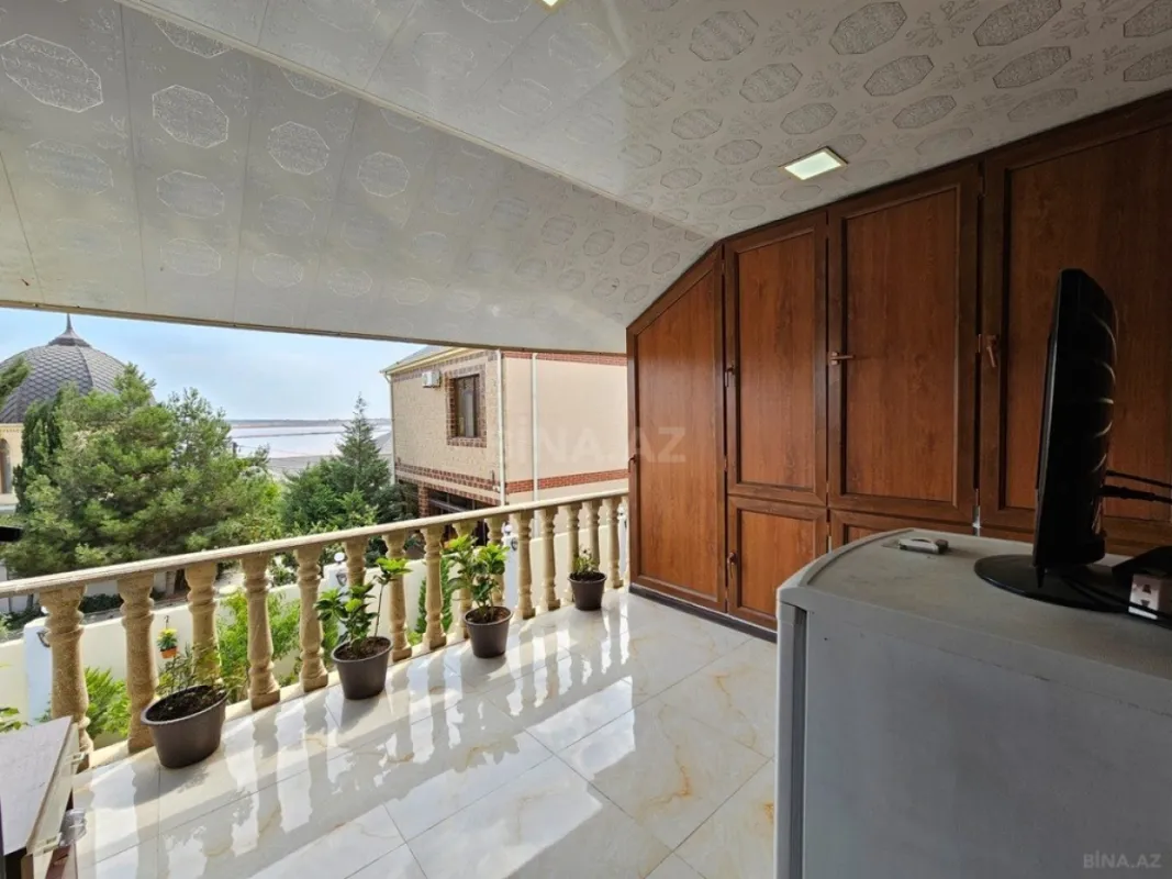 Satılır 4 otaqlı həyət evi 270 m²