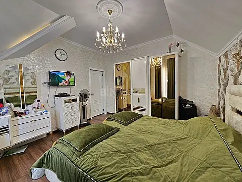 Satılır 4 otaqlı həyət evi 270 m²