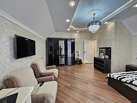 Satılır 4 otaqlı həyət evi 270 m²