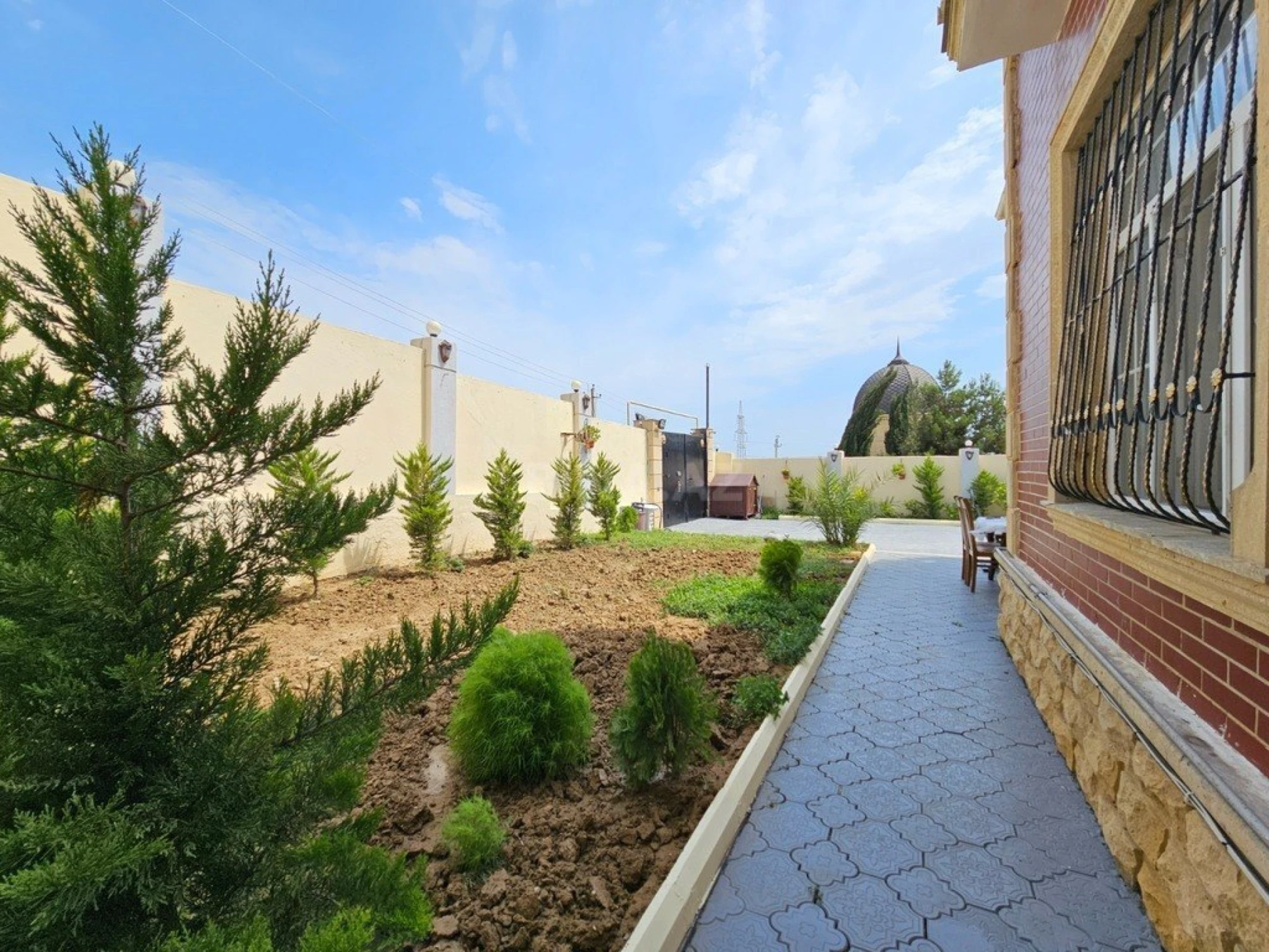 Satılır 4 otaqlı həyət evi 270 m²
