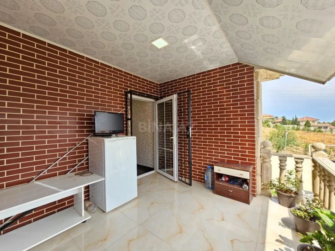 Satılır 4 otaqlı həyət evi 270 m²