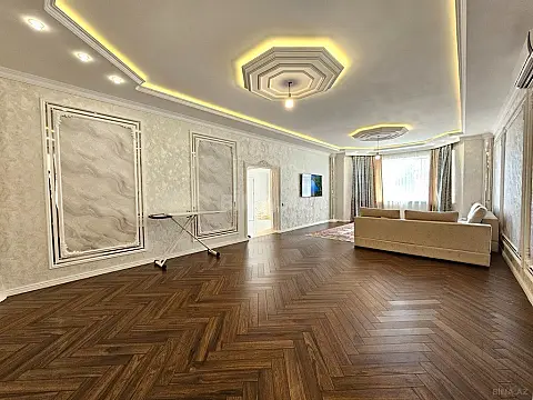 Satılır 4 otaqlı həyət evi 270 m²