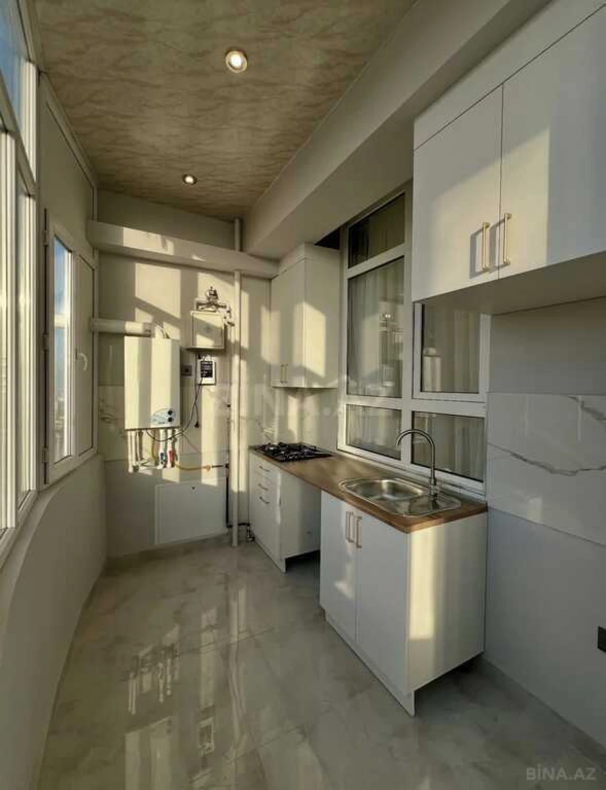 Satılır 2 otaqlı mənzil 67 m²