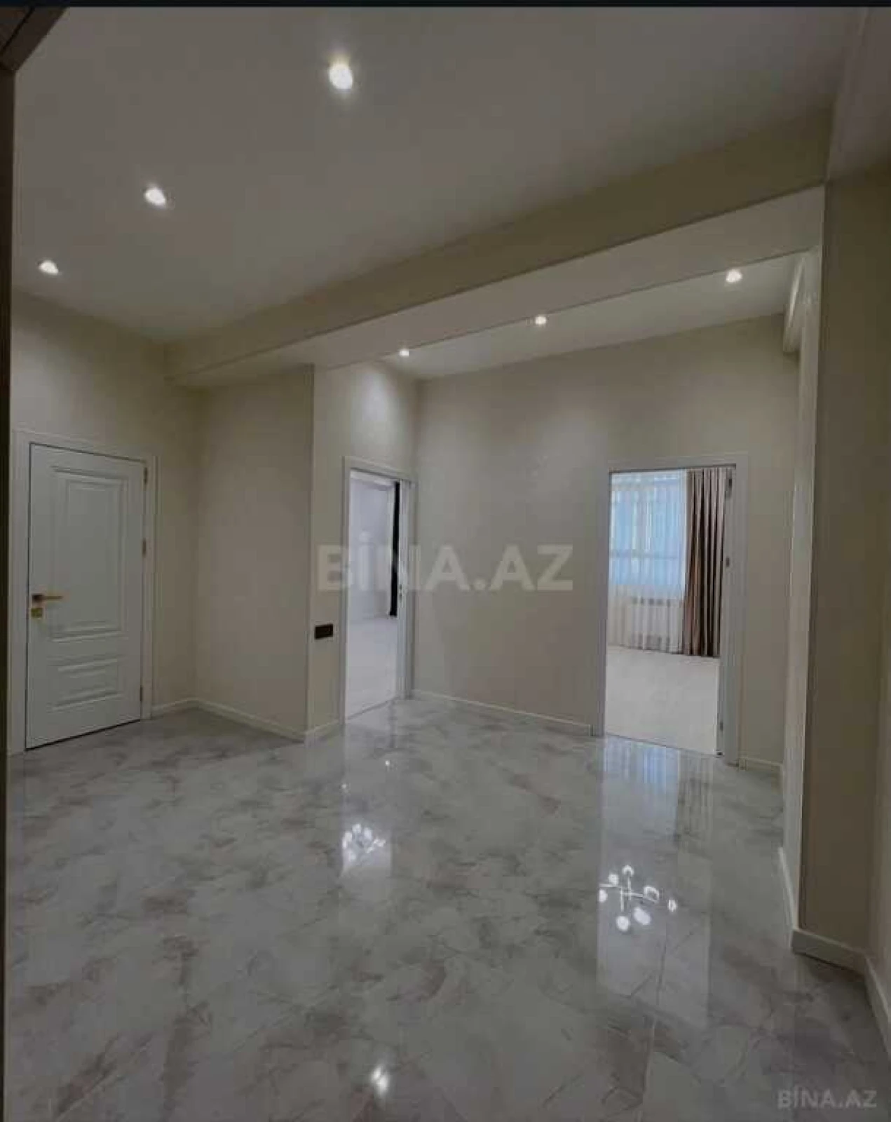 Satılır 2 otaqlı mənzil 67 m²
