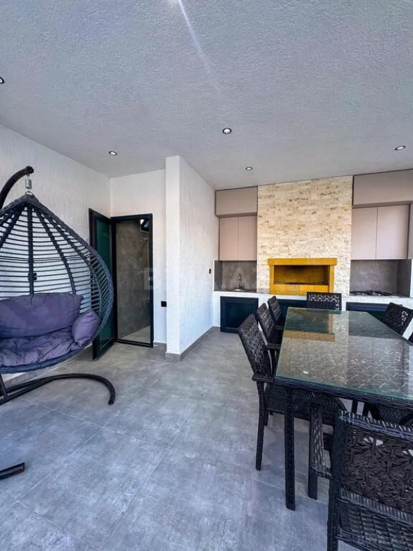 Satılır 4 otaqlı həyət evi 160 m²