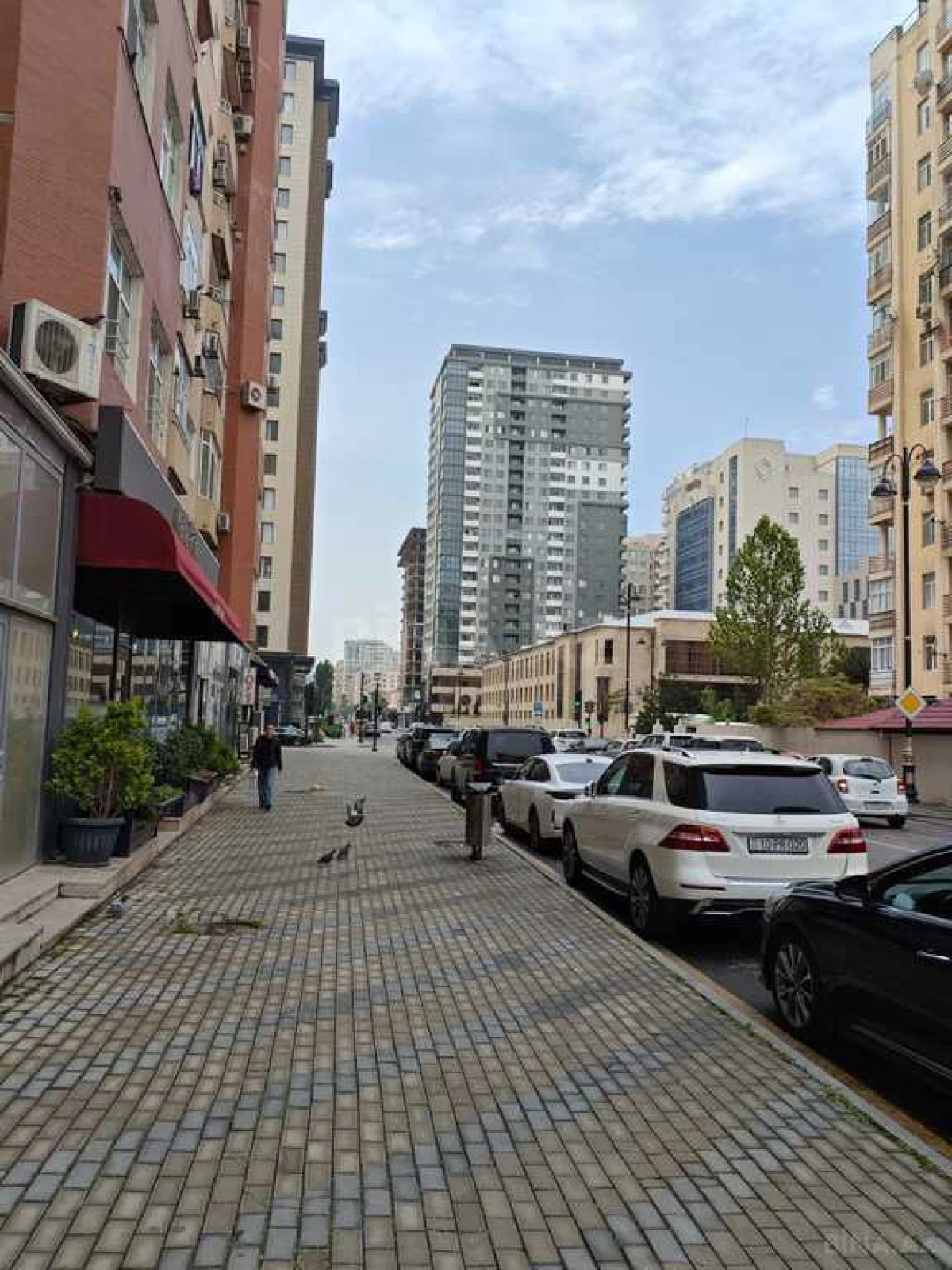 Satılır obyekt 178 m²