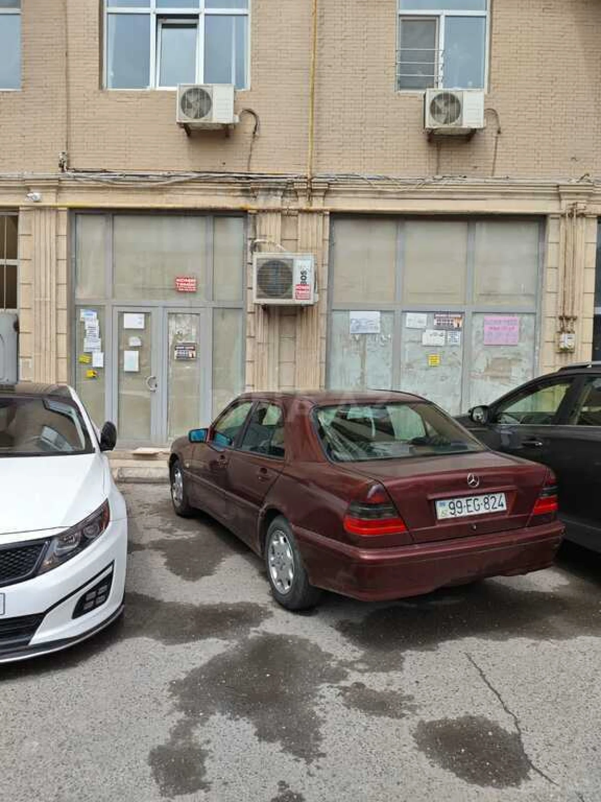 Satılır obyekt 178 m²